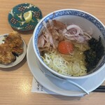 鶏白湯そば 鶏すけ - ゆず香る冷やしTKMに唐揚げとﾚﾓﾝ