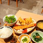 農絆卓恵 炭焼き料理とお酒 - 