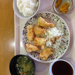 Hanasan Shokudou - 基本昼食は華さんで食べています。
                        とり天定食 494円