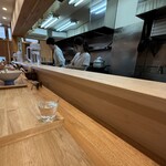 小麦そば 池 - 広々カウンター