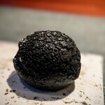 蒼 - トリュフクリームのシュー。トリュフ丸かじりのイメージ♡