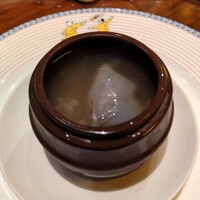 萬珍樓 本店 - ふかひれと玉白木耳の蒸しスープ