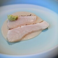 蒼 - 愛媛 藤本さんより神経〆真名鰹。背と腹身を味わいました。先ずはこの美しさを見て!!!