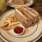 具志堅多幸寿 - 