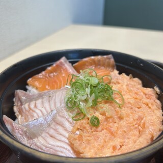 海鮮丼専門店 魚とおこめとドンブリと_0