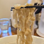 純手揉み中華 れん - 最後まで美味しい太ちぢれ麺