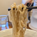 純手揉み中華 れん - 麺が長くすすりがい有り