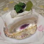 ベルハウス - ブルーベリーロール340円