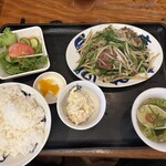 中華飯店てんじく - 料理写真:ニラレバ定食