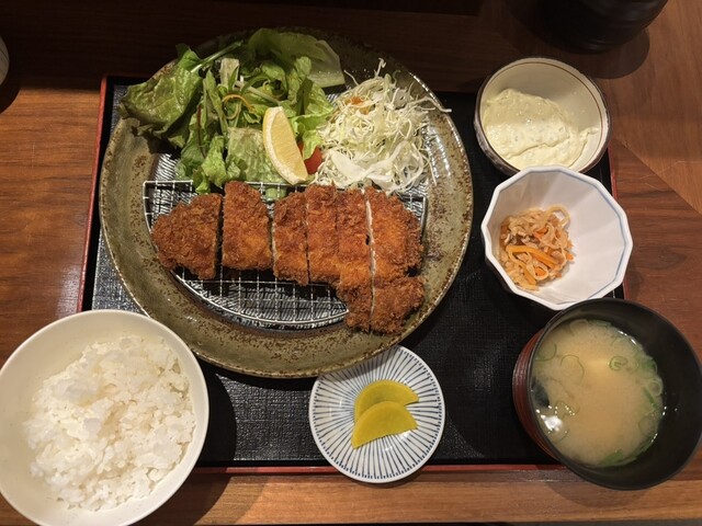 Kyushu Hakata Ryori Motsu-nabe Sachi Onagoya Birudingu Ten