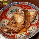 酒と食遊人 みなと - アラの兜煮（大将のサービス）