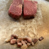 ステーキ池田 - 赤みっぽくて好印象　最近サシがすごいのは受け付けなくなったから^_^