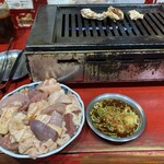 スタミナ焼肉 まるまさ - 絶倫盛り放題とニンニクたっぷりのタレ