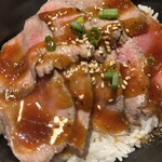 バルデエスパーニャ トロ - ローストビーフ丼