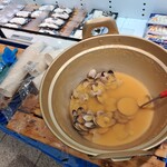 綿半 - 試食やってました。あさりかな？