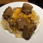 モダンチャイニーズ ムサシ - 料理写真:お肉ゴロゴロ 玉子あんかけチャーハン 並盛
