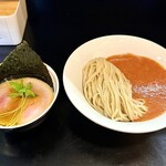 らぁ麺 飛鶏 - 地鶏と貝のつけそば(白醤油)大盛