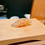 鮨と天ぷら にほんのうみ - 海老の昆布〆