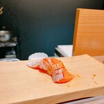 鮨と天ぷら にほんのうみ - サーモン