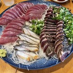 田中鮮魚店 - 美しい鰹の刺身、うつぼ、鰹のタタキ