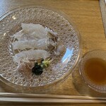 日本料理 みや  - 右の器はポン酢なのだけど、お酢ではなく柑橘類をああしてこうしてポン酢風にしたとか。言われなければオリジナルポン酢と思った。おま何故この味になるの？魔法？そうか、魔法か。