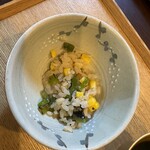 日本料理 みや  - とうもろこしや生姜やピーマンの入った炊き込みご飯。意外にピーマンが良いアクセントになってます。残った分はお土産にしていただきました。