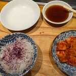 大衆 焼き肉ホルモン 大松 芝田店 - コウネに巻いた大根。右はヤマイモキムチ。