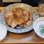 とん汁の店 まるやま食堂 - リブロースしょうが焼き定食(ご飯少な目)