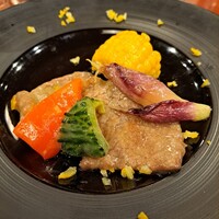 個室中華 頤和園 溜池山王店 - 