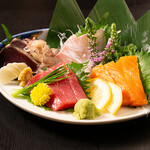 炭火酒場　鶏と魚 - お刺身4点盛り