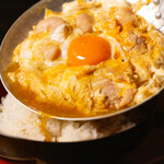 炭火酒場　鶏と魚 - 匠の親子丼