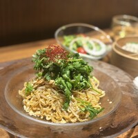 白金中華 星期菜 - 香菜と花椒の鶏冷麺