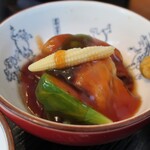 馳走 麹屋 - ・「お刺身煮物御膳 お造り盛り合わせと豚角煮お野菜添え(¥1700)」の角煮。