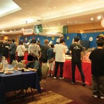 福山ニューキャッスルホテル ビアホール - 最初は料理を取るところまで、たどり着くのに一苦労デシタ。(2025.07.26)