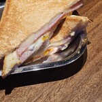 CAFE EARL - 
