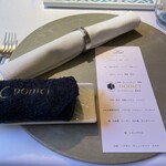 ドーディチ - 本日は“シェフおまかせのスタンダードディナーコース”。メニューはシンプルな表記ながらさぞかし手の込んだ一皿一腕が出て来るんだろうなぁ…と想像します。