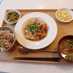 トーコーキッチン - 豚のピリ辛味噌炒め 副菜二品 豚汁 ご飯