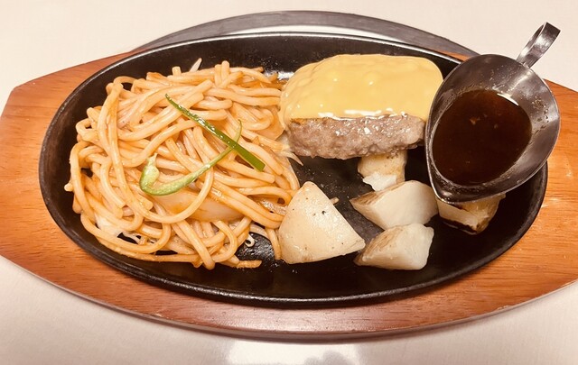 肉の万世 高島平店 （ニクノマンセイ） - 蓮根/ハンバーグ | 食べログ