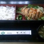 Soba Doko Roi Dui - 若鶏から揚げチリソースかけ弁当