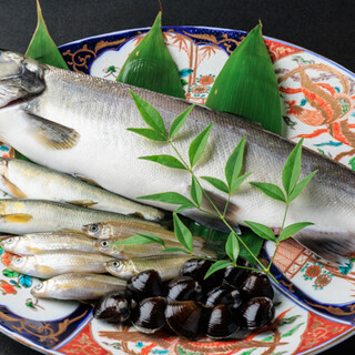 新鮮な湖魚料理に舌鼓◆地元ならではの逸品をお楽しみください
