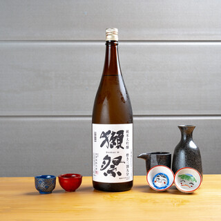 人気の銘柄を揃えた日本酒約30種◆その時々の仕入れでご提供