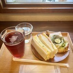 穂の香 - 料理写真:窓辺で