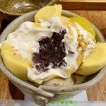 茶房 珈花子 - クリームの中に粒あん♪