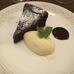 シェ・レノン - 