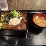 精肉・卸の肉バルSanoso - 