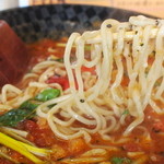 ラーメン東陽 - 麺肌つるつる、食感もちもち