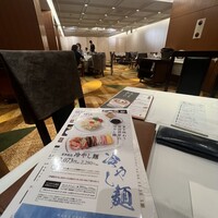南国酒家 原宿本店 - それにしても、広い店内。。