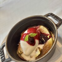 カーザ ヴィニタリア - 無花果のココット焼き　ヨーグルトのソルベ添え