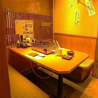 【 テーブル4名様×1】同僚との飲み会など少人数でお気軽にご利用いただけます