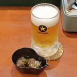 温鮮酒場 ちょんまげ - バイ貝旨煮とサッポロ黒ラベル生ビール